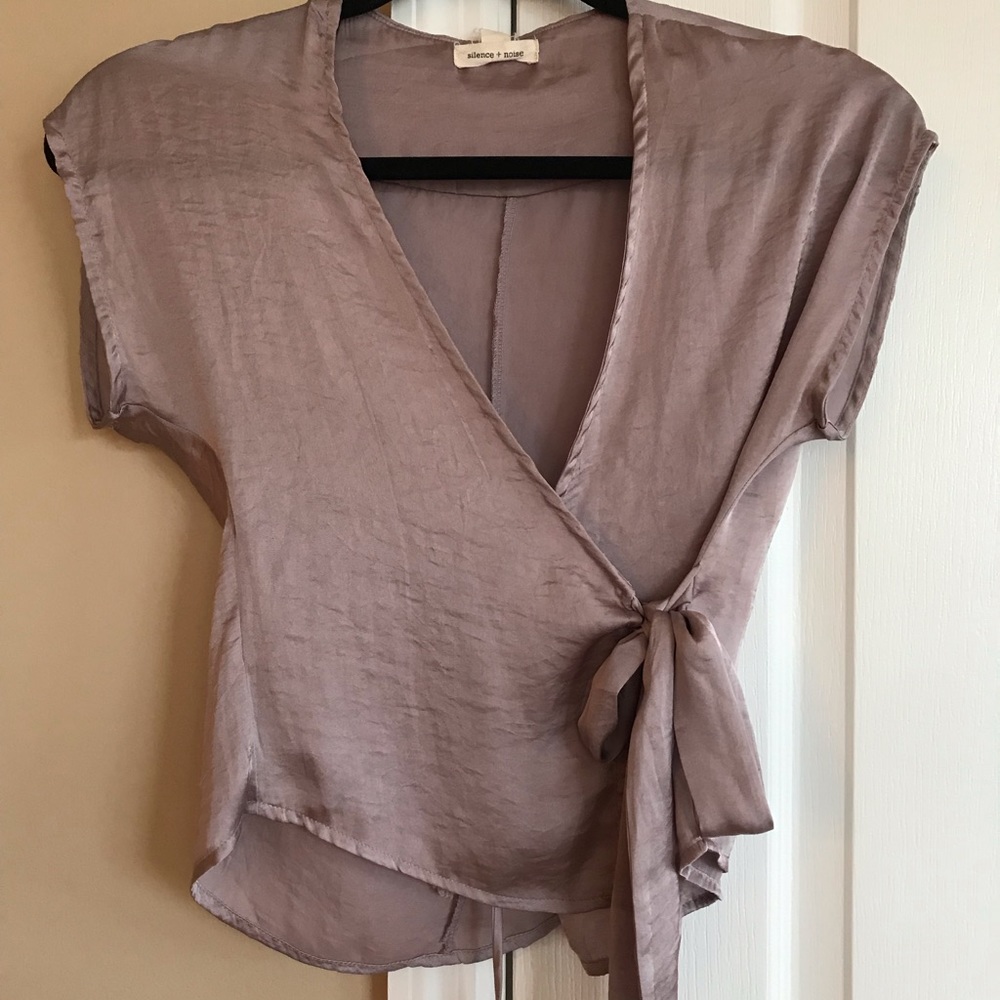 silence + noise blouse in size xs